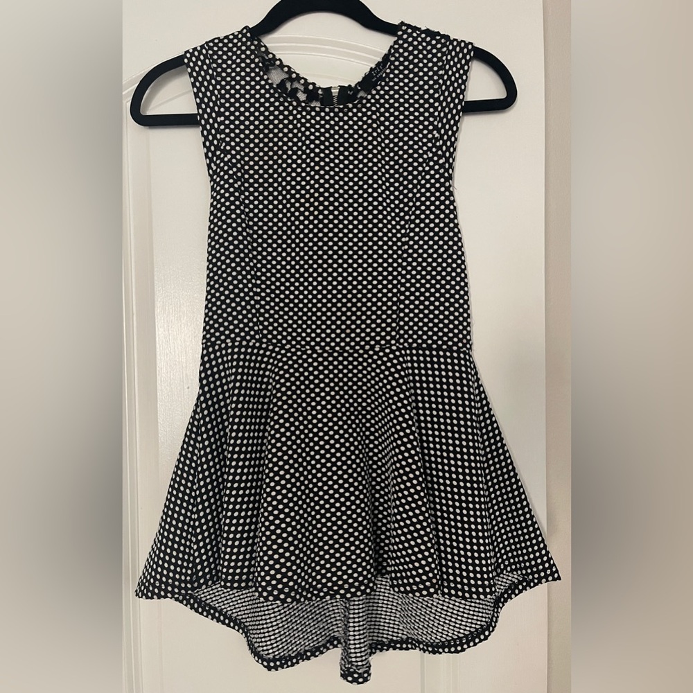 Black and White Polka Dot Bloues Size L